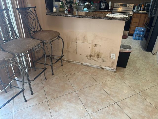 12425 NW 54th Ct, Coral Springs, FL 33076