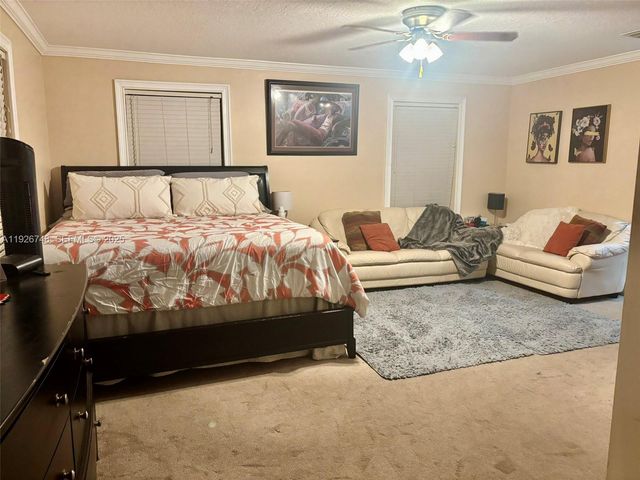 12425 NW 54th Ct, Coral Springs, FL 33076