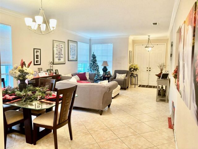 12425 NW 54th Ct, Coral Springs, FL 33076