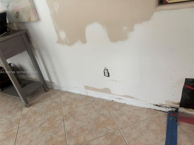 12425 NW 54th Ct, Coral Springs, FL 33076