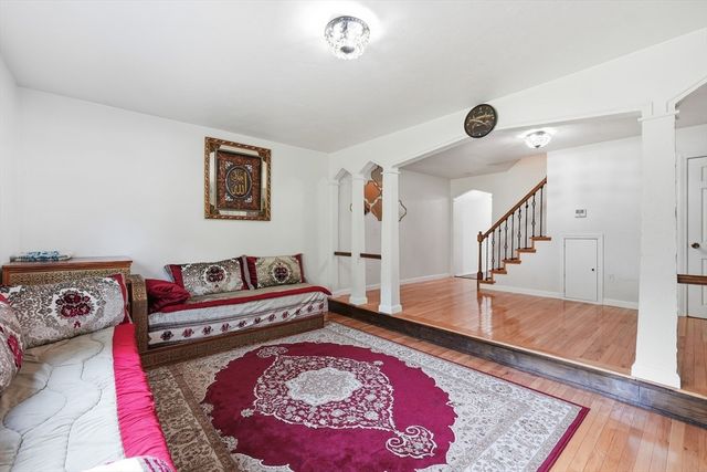 23 Cobblestone Ln 23, Worcester, MA 01606
