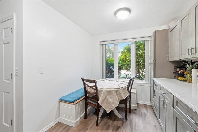 23 Cobblestone Ln 23, Worcester, MA 01606