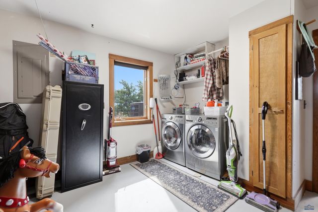 1127 WOODRIDGE DR, Rapid City, SD 57701