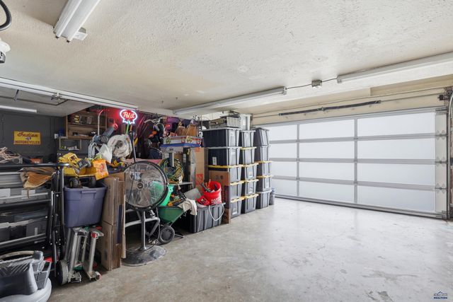 1127 WOODRIDGE DR, Rapid City, SD 57701