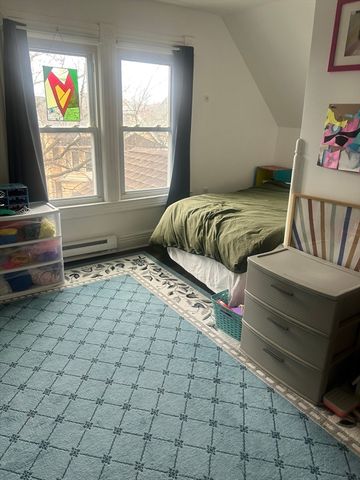 51 Acushnet Ave, Springfield, MA 01105