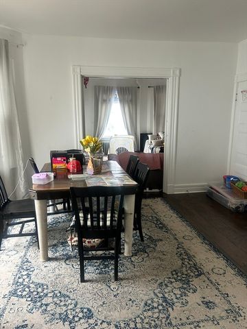 51 Acushnet Ave, Springfield, MA 01105