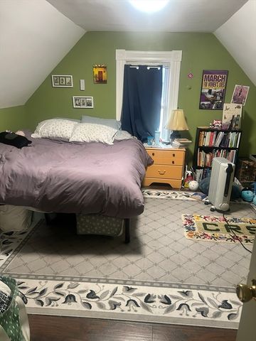 51 Acushnet Ave, Springfield, MA 01105