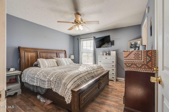 1449 Independence Avenue, Mount Carmel, TN 37645