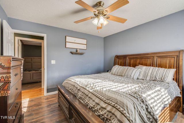 1449 Independence Avenue, Mount Carmel, TN 37645