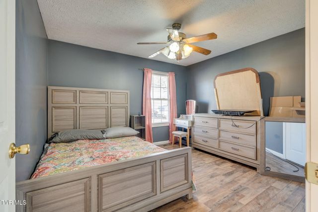 1449 Independence Avenue, Mount Carmel, TN 37645