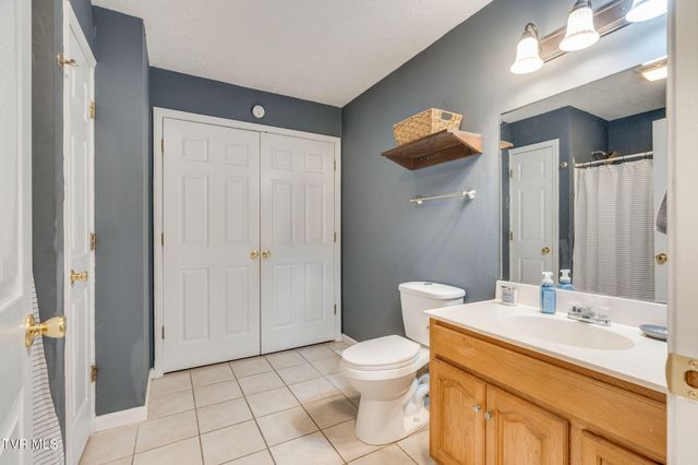 1449 Independence Avenue, Mount Carmel, TN 37645