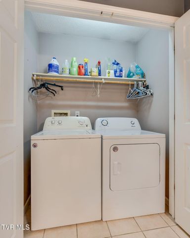 1449 Independence Avenue, Mount Carmel, TN 37645