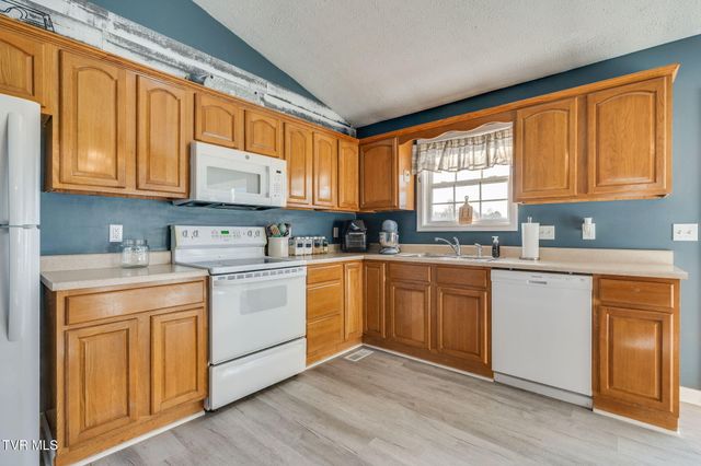 1449 Independence Avenue, Mount Carmel, TN 37645