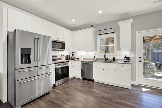 810 Shannon Circle Connector NE, Rome, GA 30161