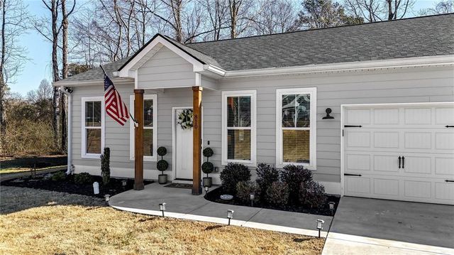 810 Shannon Circle Connector NE, Rome, GA 30161