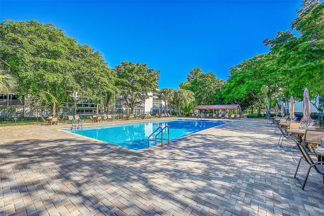 2006 Granada Dr N2, Coconut Creek, FL 33066