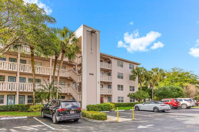 2006 Granada Dr N2, Coconut Creek, FL 33066