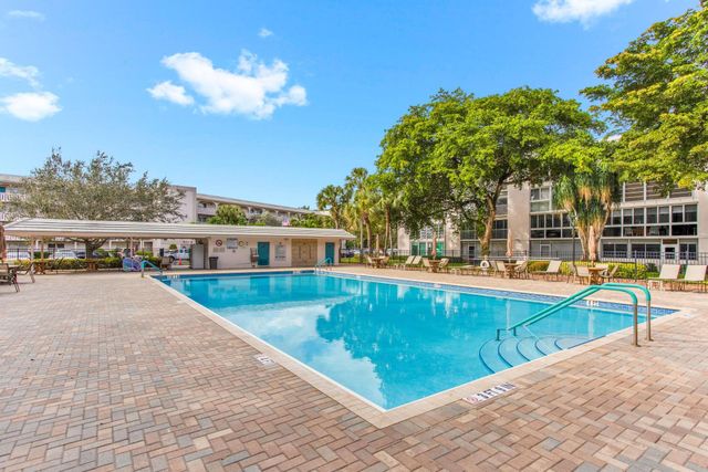 2006 Granada Dr N2, Coconut Creek, FL 33066