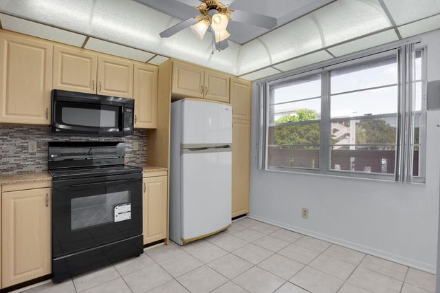 2006 Granada Dr N2, Coconut Creek, FL 33066