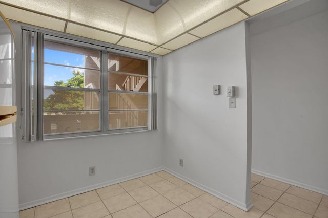 2006 Granada Dr N2, Coconut Creek, FL 33066