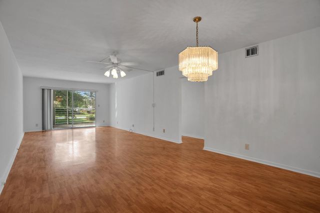 2006 Granada Dr N2, Coconut Creek, FL 33066