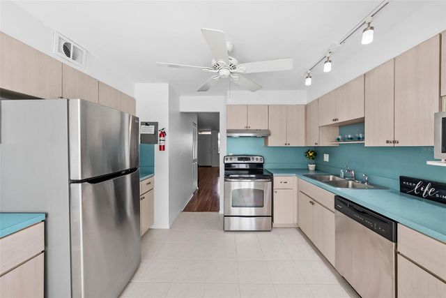 5095 BAY STREET NE 114, St Petersburg, FL 33703