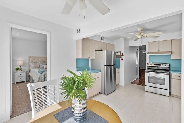 5095 BAY STREET NE 114, St Petersburg, FL 33703