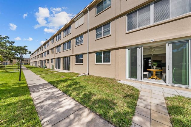 5095 BAY STREET NE 114, St Petersburg, FL 33703
