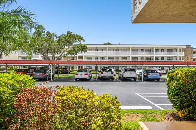 5095 BAY STREET NE 114, St Petersburg, FL 33703