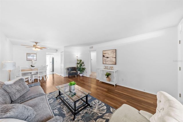 5095 BAY STREET NE 114, St Petersburg, FL 33703