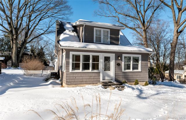 33 Forest Glen Road, Valley Cottage, NY 10989