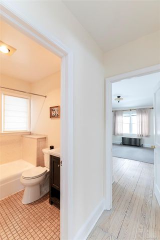 33 Forest Glen Road, Valley Cottage, NY 10989