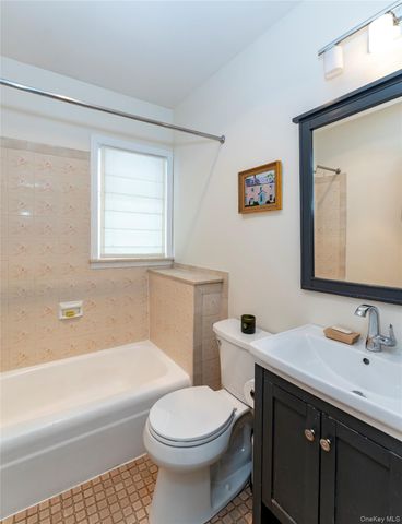 33 Forest Glen Road, Valley Cottage, NY 10989