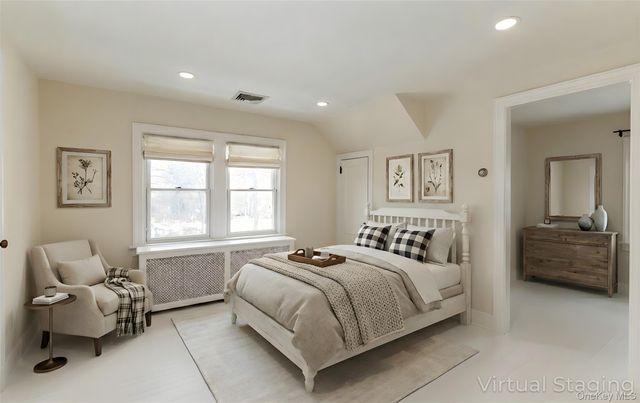 33 Forest Glen Road, Valley Cottage, NY 10989