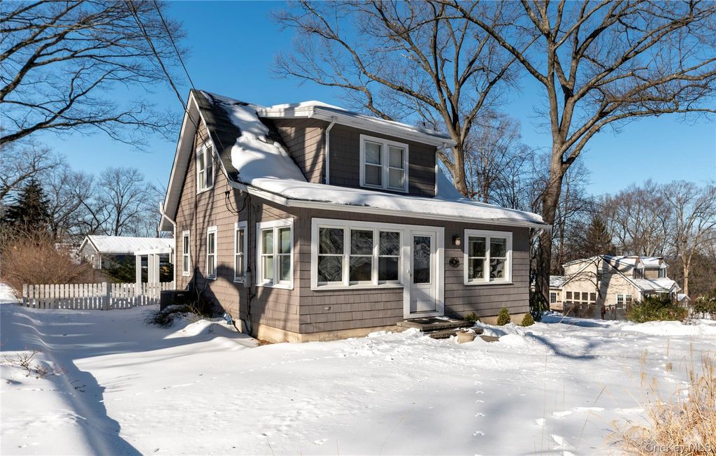 33 Forest Glen Road, Valley Cottage, NY 10989