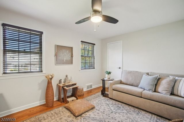 29 Wordsworth Rd, Millburn Twp., NJ 07078