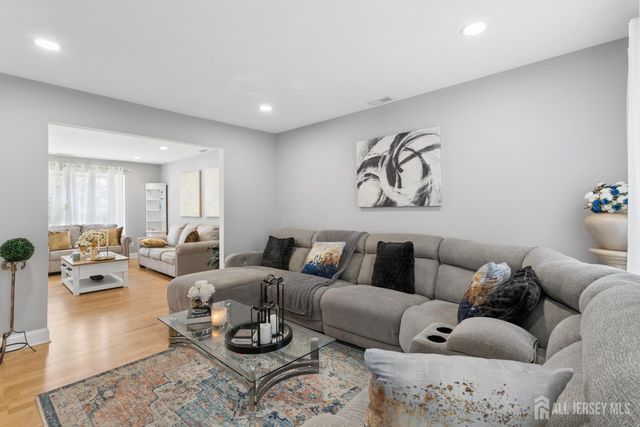 531 Manor Road, Beverly, NJ 08010