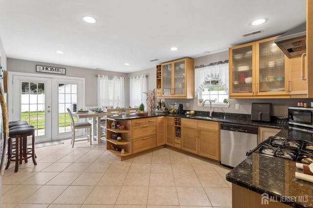 531 Manor Road, Beverly, NJ 08010