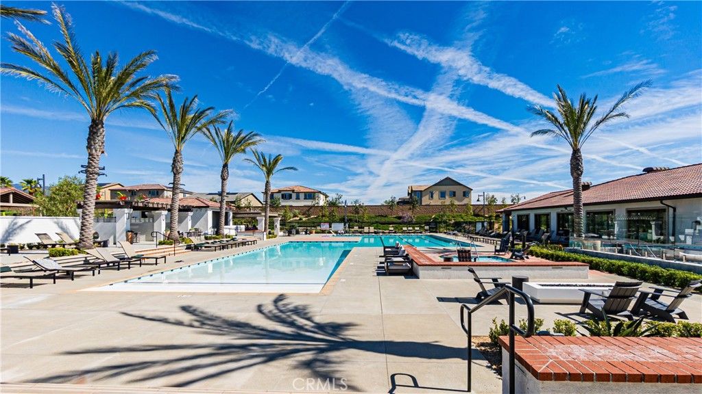 Image 23 of property listing at 16651 Snowdrop 1, Fontana, CA 92336
