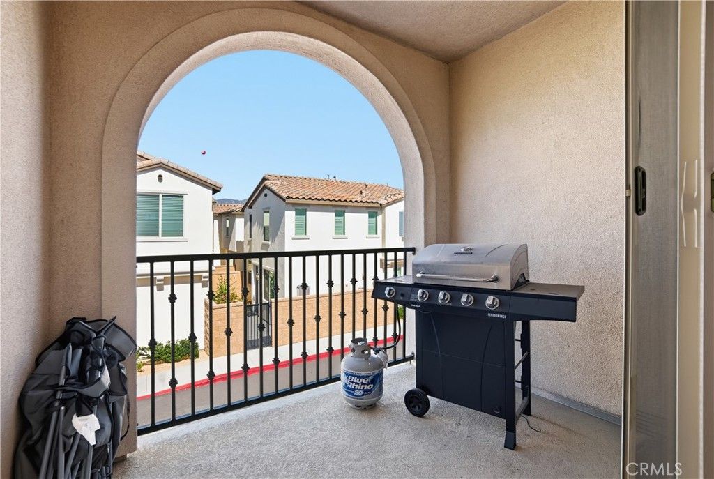 Image 24 of property listing at 16651 Snowdrop 1, Fontana, CA 92336