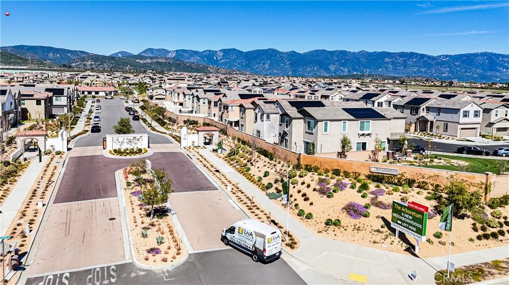 Image 39 of property listing at 16651 Snowdrop 1, Fontana, CA 92336
