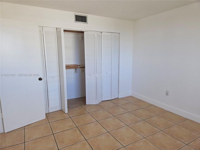 1251 NE 108th St 801, Miami, FL 33161