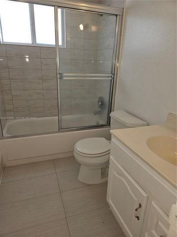 1251 NE 108th St 801, Miami, FL 33161