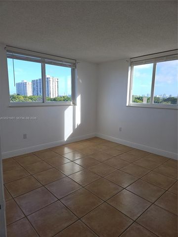 1251 NE 108th St 801, Miami, FL 33161