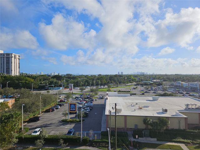1251 NE 108th St 801, Miami, FL 33161