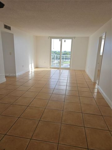 1251 NE 108th St 801, Miami, FL 33161