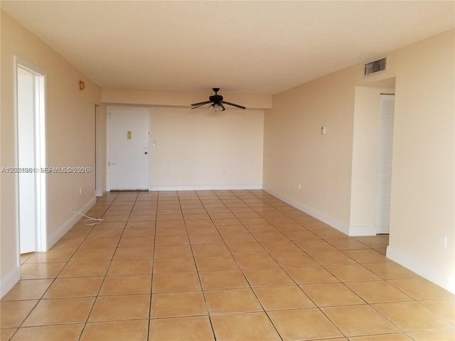 1251 NE 108th St 801, Miami, FL 33161