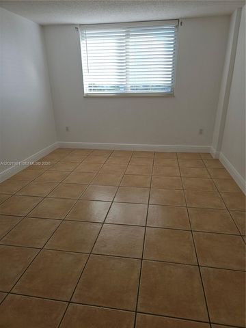 1251 NE 108th St 801, Miami, FL 33161