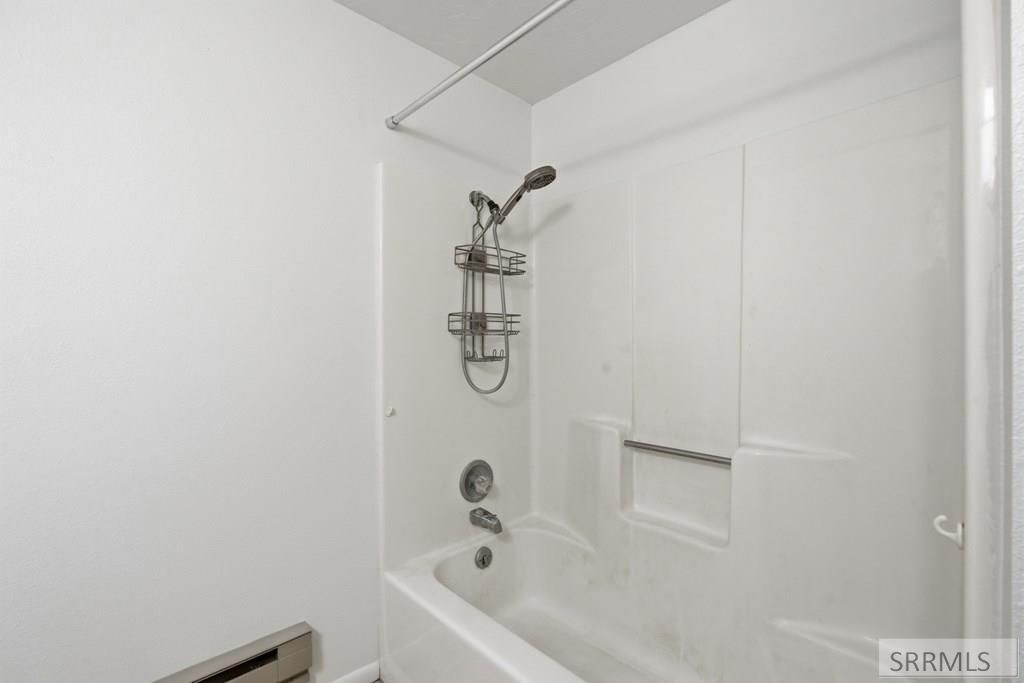 Image 8 of property listing at 844 Calliope Lane, Idaho Falls, ID 83402