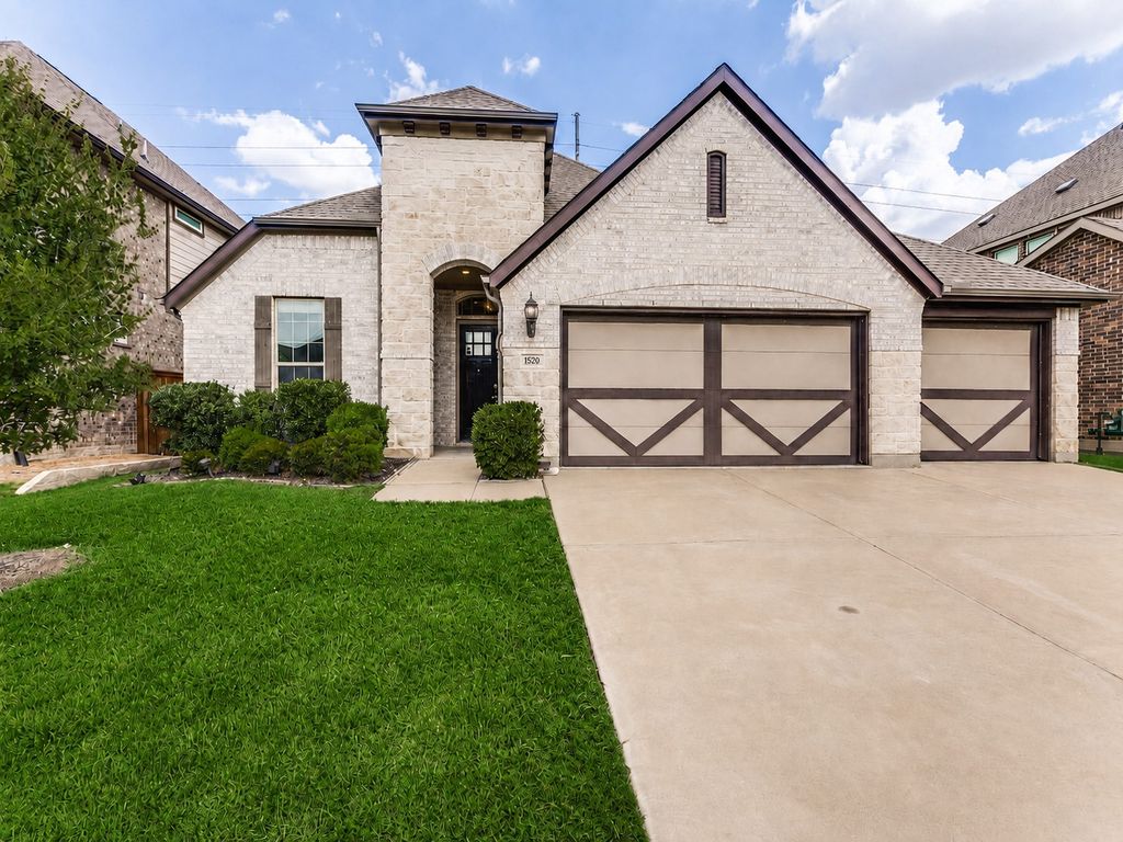 1520 Eleanor Drive, Fort Worth, TX 76052 — exterior